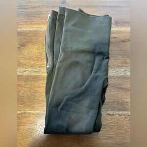 Olive Spanx Look At Me Now Seamless Leggings